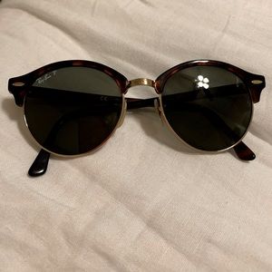 Ray-Ban Polarized Clubround Classic Sunglasses